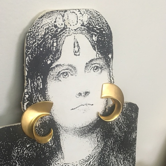 Kenneth Jay Lane KJL Satin Gold Clip On Earrings