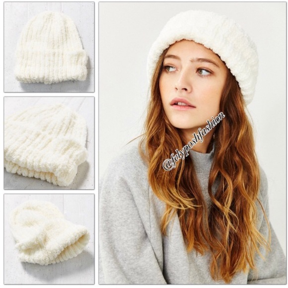 Urban Outfitters Accessories - Urban Outfitters Chenille Rib Beanie
