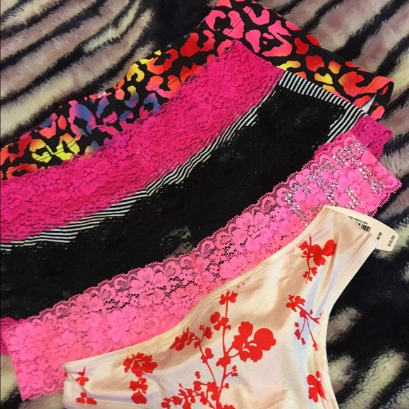 🚫 SOLD 🚫Victoria's secret pink panties set of 5.