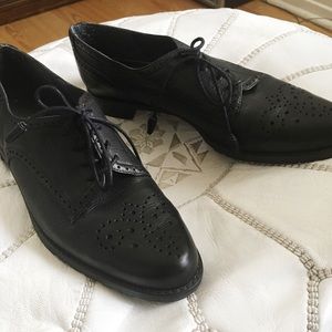 Stuart Weitzman Leather Lace up Oxford Loafer