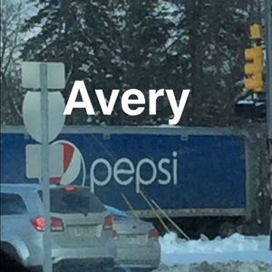 Meet your Posher, Avery