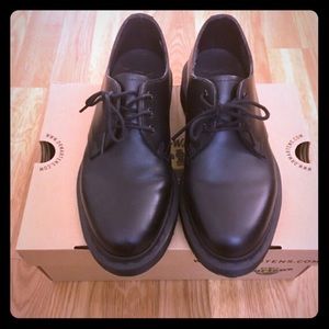 Dr Martens oxfords 👞