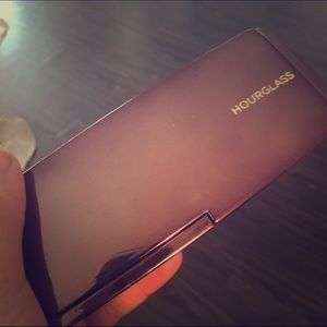 Hourglass Ambient Lighting Palette (USED)