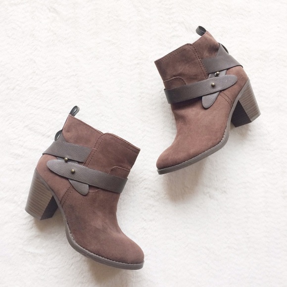 Old Navy Shoes - BRAND NEW Old Navy Ankle Booties