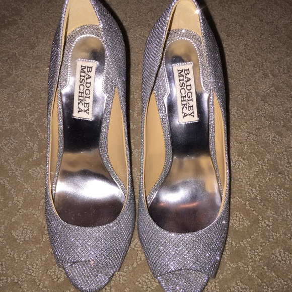 EUC Badgley Mischka Kassidy II heels - Picture 2 of 4