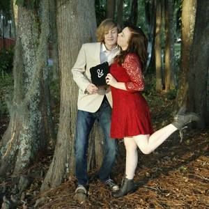 Meet your Posher, Gloria