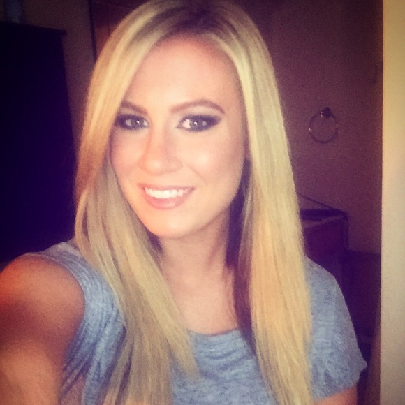 Meet your Posher, Shelby - Picture 1 of 1