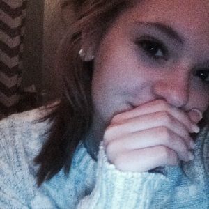 Meet your Posher, Kayla