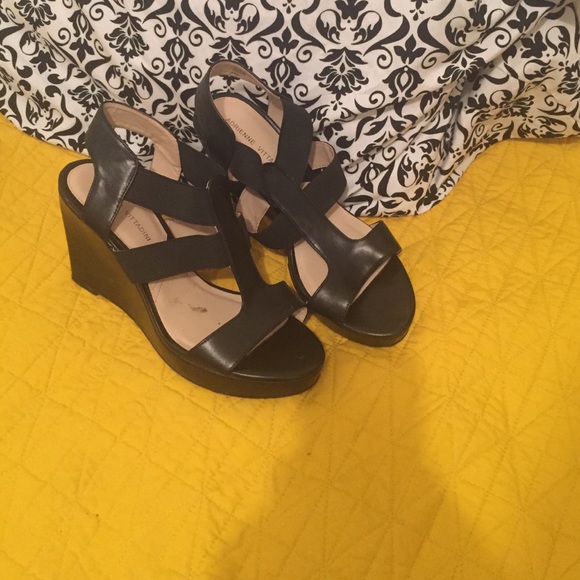 Black wedge shoes