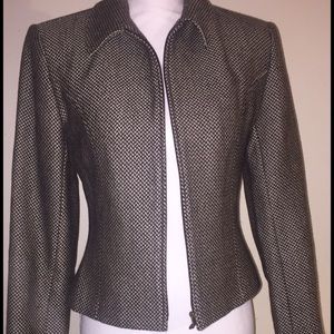 Ann Taylor Size 10 blaze with front zip closure