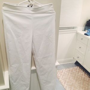 Avenue Montaigne cropped white pants