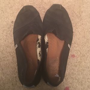 Toms