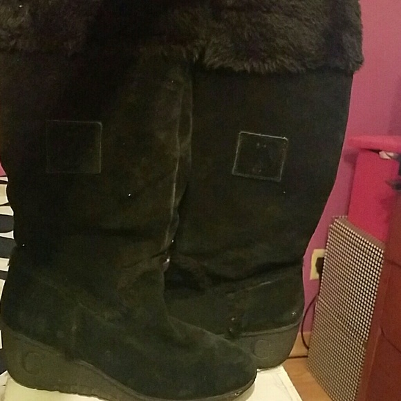 Black Guess boots