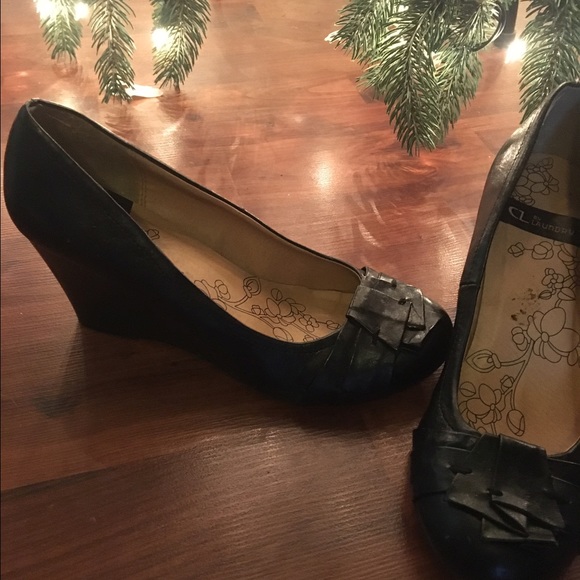 Shoes - Picture 3 of 3