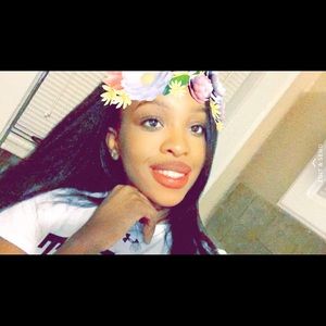 Meet your Posher, Naika