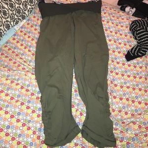 REPOSH: sunset salutation crop army green 🤗