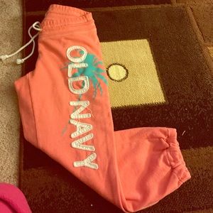 Old navy lagging below knee