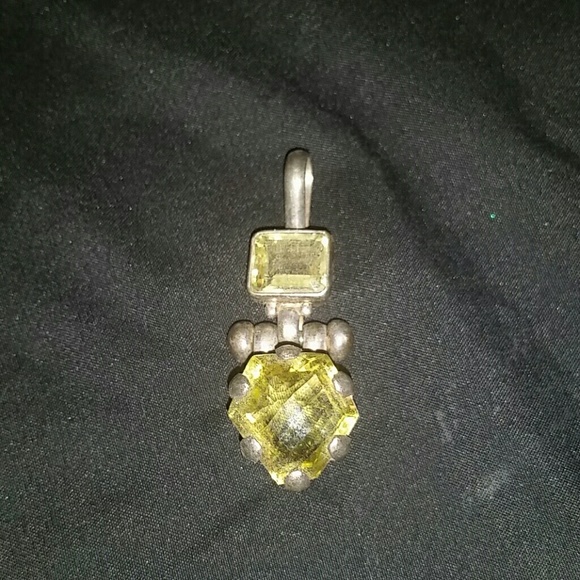 Necklace charm. - Picture 1 of 3