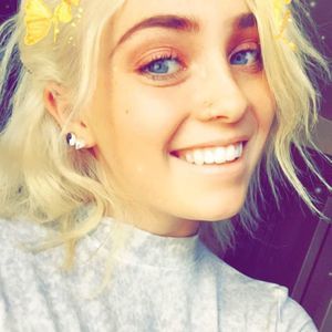 Meet your Posher, Hannah