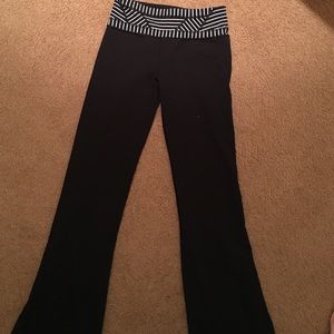 LULULEMON NO LONGER SELLS GROOVE!!Accepting offer