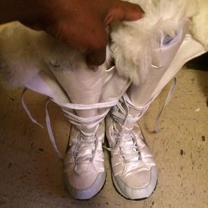 Nike snow boats wore mayb 3times