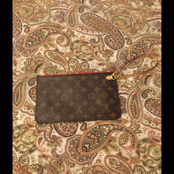 Louis Vuitton Wristlet Pouchette in Pivoine/pink