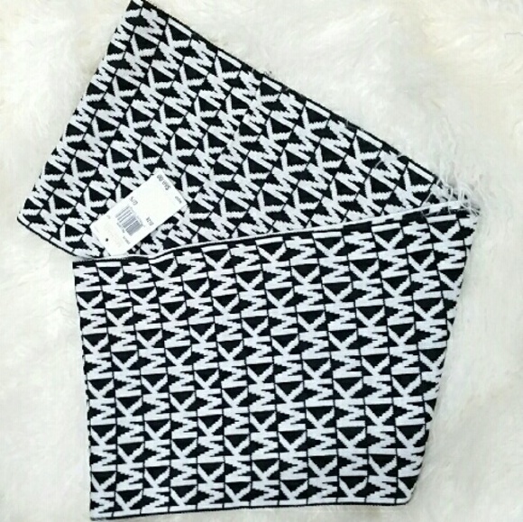 🌟LAST DAY LISTED 🌟 Michael Kors infinity scarf - Picture 3 of 3