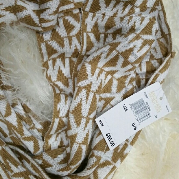 🌟LAST ONE 🌟Michael Kors infinity scarf NWT - Picture 2 of 3
