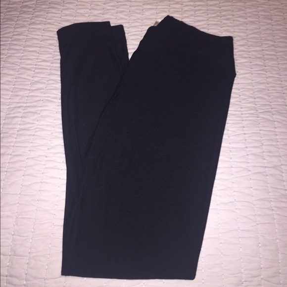 LuLaRoe OS *BLACK* Leggings 💕