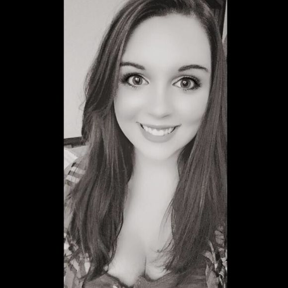 Meet your Posher, Allison - Picture 1 of 1