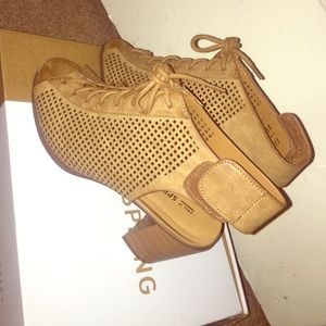 Adreliven lace-up heels