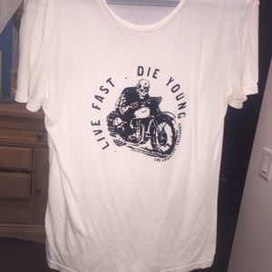 Live fast die young skeleton tee