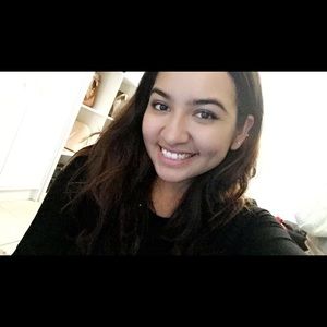 Meet your Posher, Alejandra