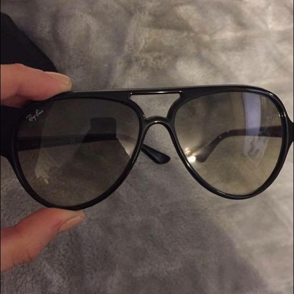 Black ray ban sunglasses