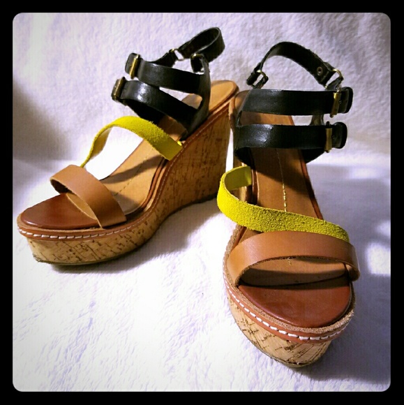 *PRICE DROP* Dolce Vita Tri-color Wedge