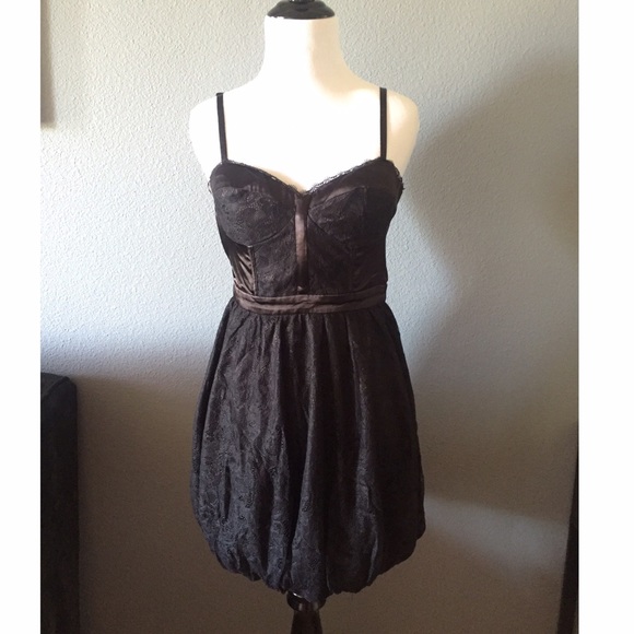 ▪️EUC 2b Bebe Lace LBD
