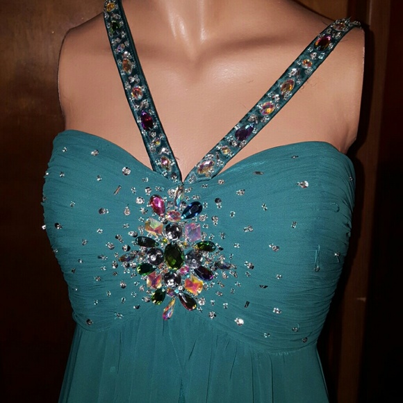 Dress - Picture 2 of 4