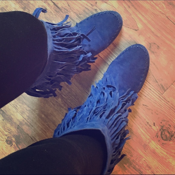 Royal blue boots!💙