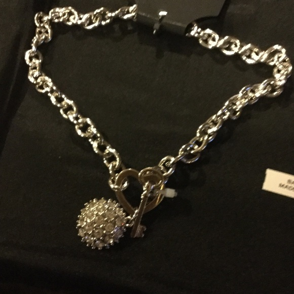 Accessories - Picture 2 of 4