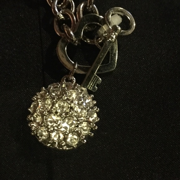 Accessories - Picture 4 of 4