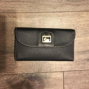 Dooney & Burke black wallet.