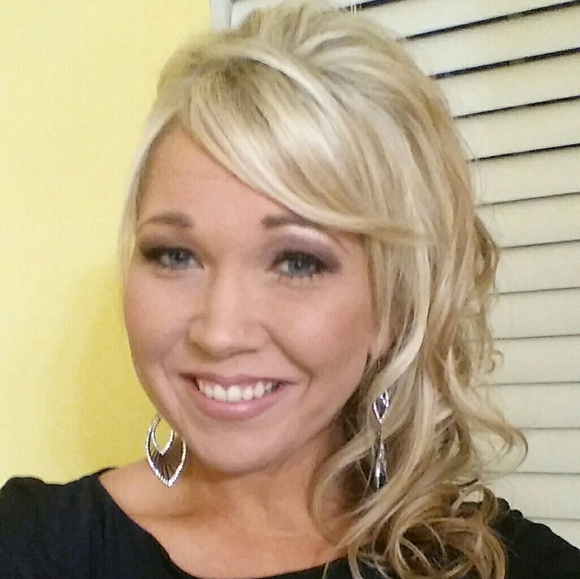 Meet your Posher, Jessica - Picture 3 of 8