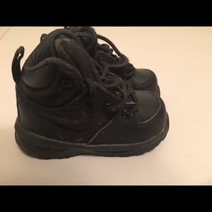 Kids nike boots