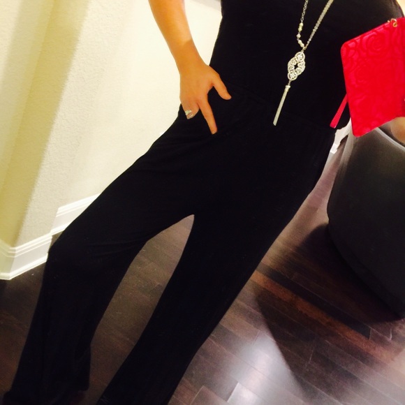 Black Jumpsuit 😍 - Picture 4 of 4