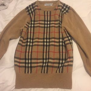 Burberry 100% wool sweater m/l
