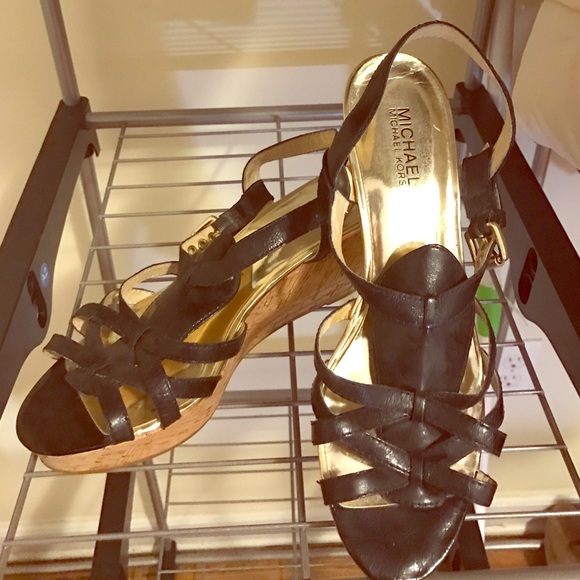 🖤Michael Kors Leather Wedge Sandals 8.5🖤