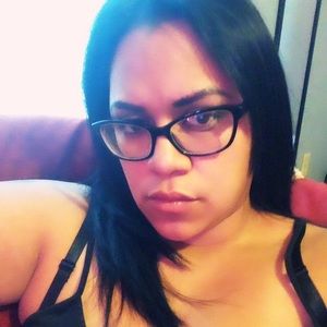 Meet your Posher, Valeria