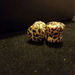 Flare Cheetah print plugs
