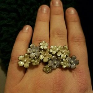 Two fingered purple and white floral ring