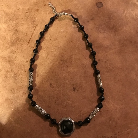 FINAL SALE $ A BLACK AND SILVER NECKLACE!!
